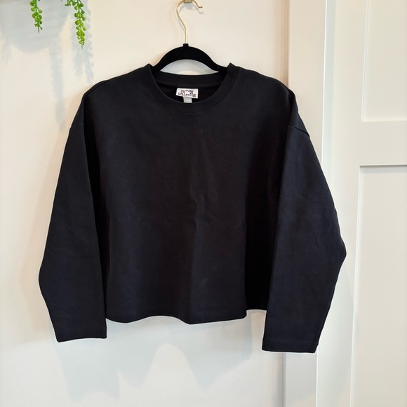 Future Collective NWOT Women's Cropped Black Crewneck Sweatshirt Size Medium - Picture 1 of 8
